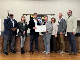 Donna Kilgore with city council and mayor 