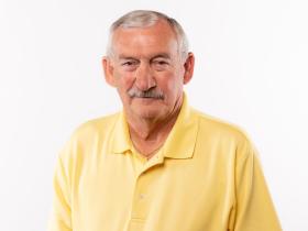 Mickey Davis headshot