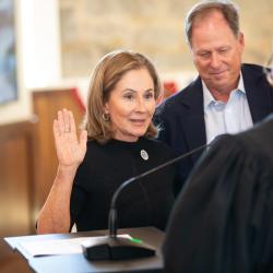 Councilmember Jenny Short reciting her Oath of Office