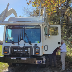 garbage truck front 